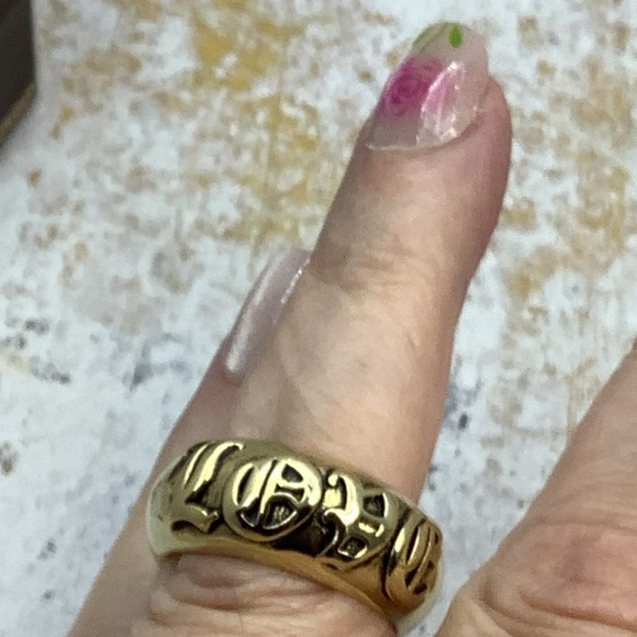 Juicy Couture Gold LOVE  Ring size 8 New In Box - Picture 4 of 7